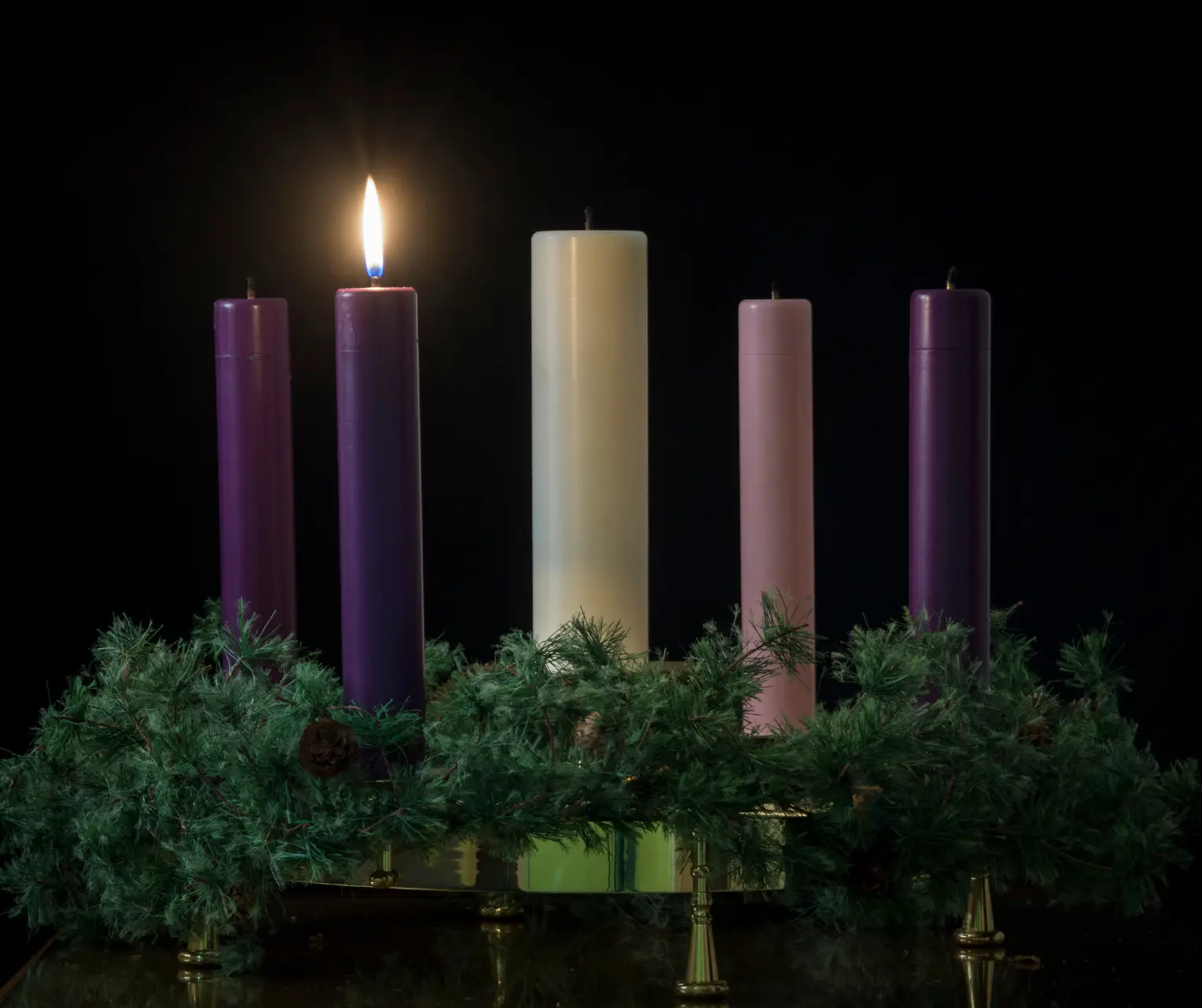 Read more about the article Why No One Is Talking About Advent (and How to Make Advent Cool Again for Young Catholic Families)